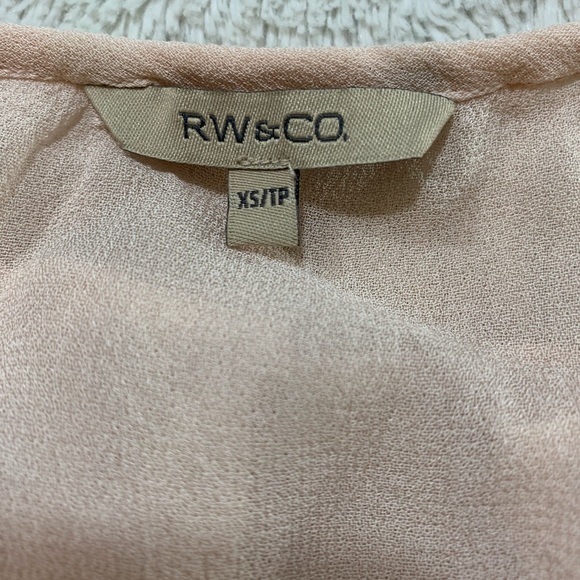 RW & CO light pink sequin sleeveless blouse - Picture 2 of 6